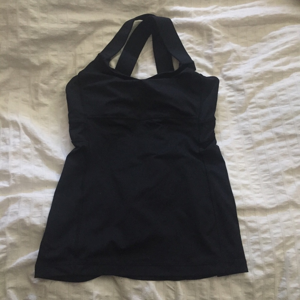 black lululemon tank top